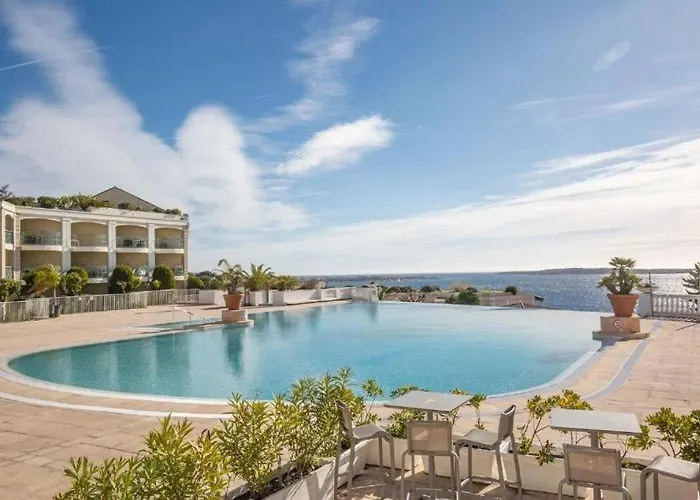 Cannes, Garden Level, Pool, Nearby Beaches