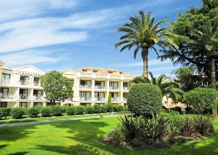Cannes, Garden Level, Pool, Nearby Beaches Apartment Cannes