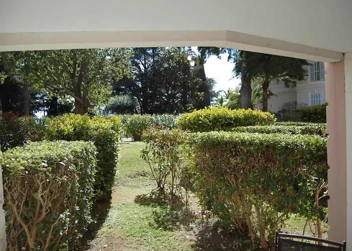 Cannes, Garden Level, Pool, Nearby Beaches *