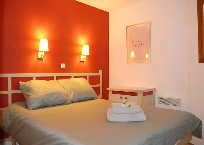 Apartment Cannes, Garden Level, Pool, Nearby Beaches *