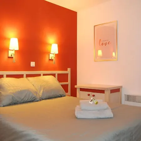 Apartament Standing, Magnifique Piscine, Parking, Proche Plages *